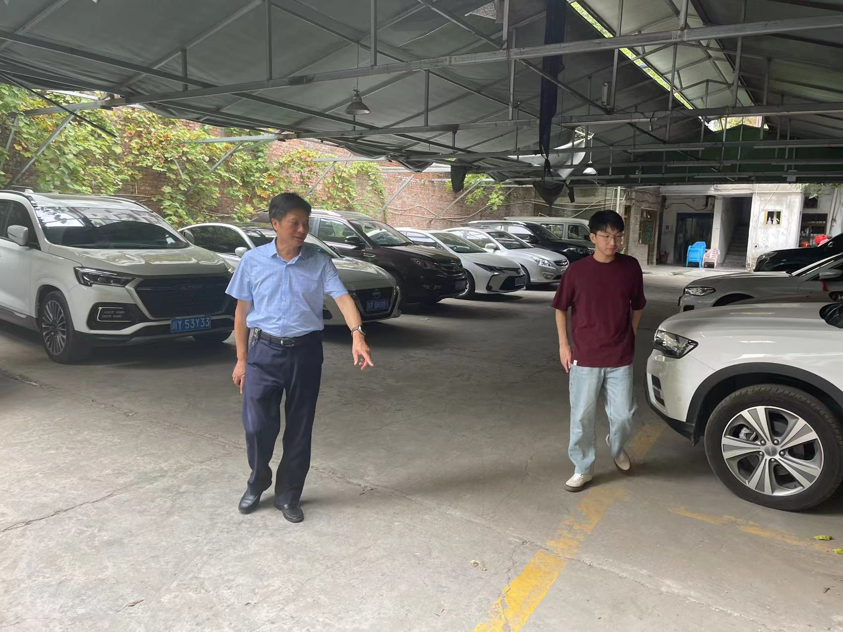 集團黨委書記、董事長許大政深入 “包?！鄙鐓^(qū)開展創(chuàng)文督導工作